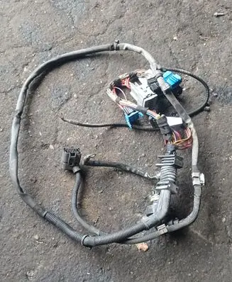 BMW X5 E70 Fuel injector wires 7808274