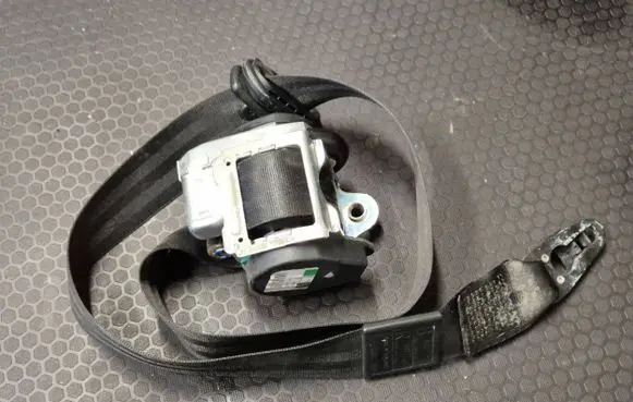 Audi A4 S4 B7 8E 8H Front seatbelt 560788501