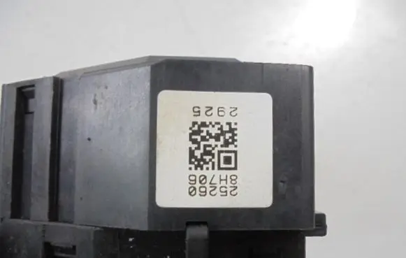 Nissan X-Trail T30 Wiper switch 252608H706
