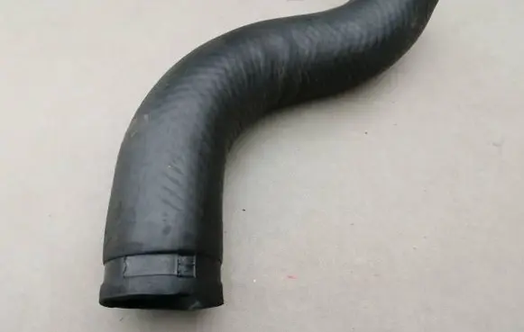 Toyota Avensis Verso Intercooler hose/pipe