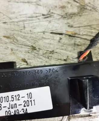 Volkswagen Jetta VI Third/center stoplight 176369 01051210