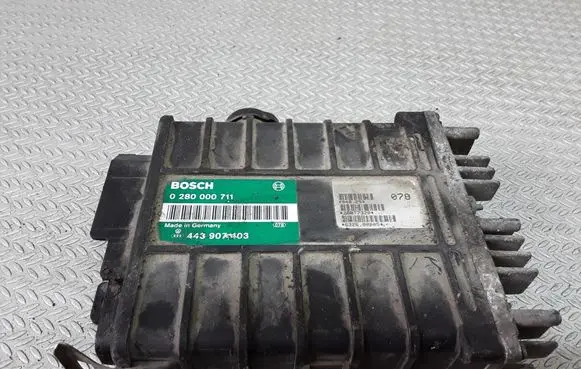 Volkswagen PASSAT B3 Engine control unit/module 0280000711 443907403
