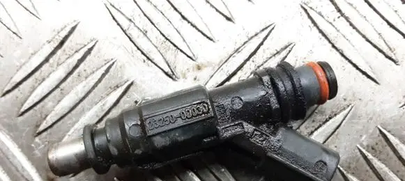 Toyota Corolla E120 E130 Fuel injector 232500D030 0280156019