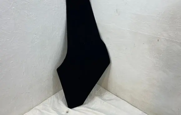 Foot area side trim