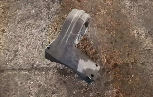 Chevrolet Captiva Engine mount bracket