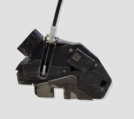 Volvo S60 Front door lock 31301739