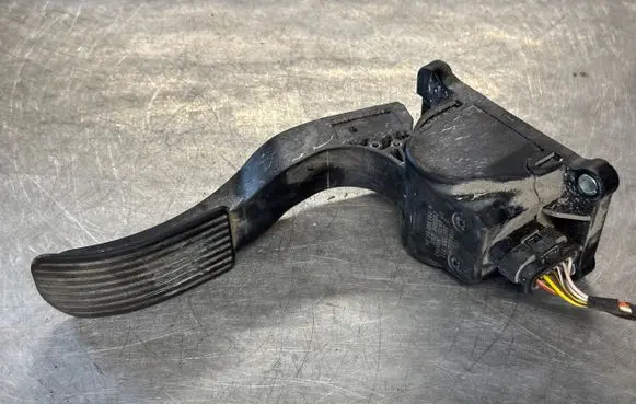 Peugeot 208 Accelerator throttle pedal A9063000404 0280755023