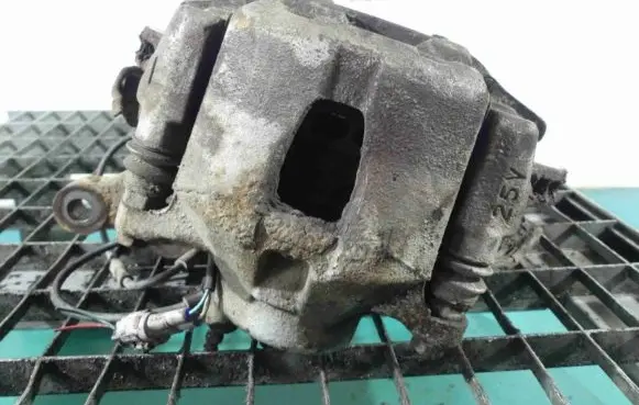 Toyota Corolla Verso E121 Front brake caliper IMPRK1239471
