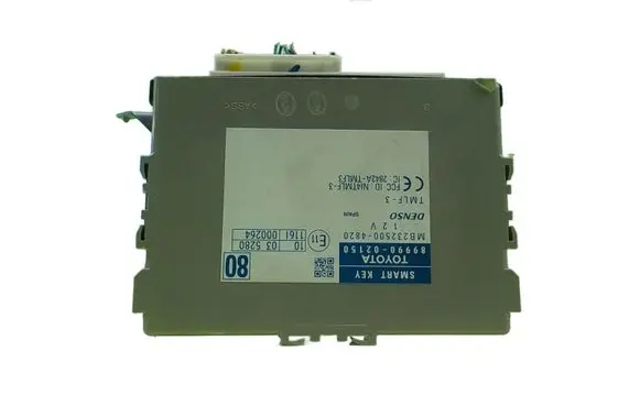 Toyota Auris 150 Central body control module 8999002150
