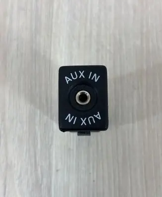 Volkswagen Golf VI AUX in-socket connector 5M0035724