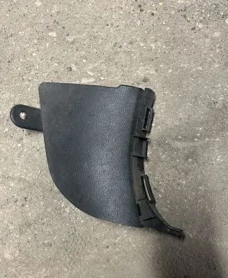 Foot area side trim