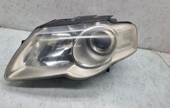 Volkswagen PASSAT B6 Headlight/headlamp 3C0941005Q