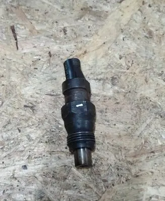 Peugeot 406 Fuel injector KCA17S42