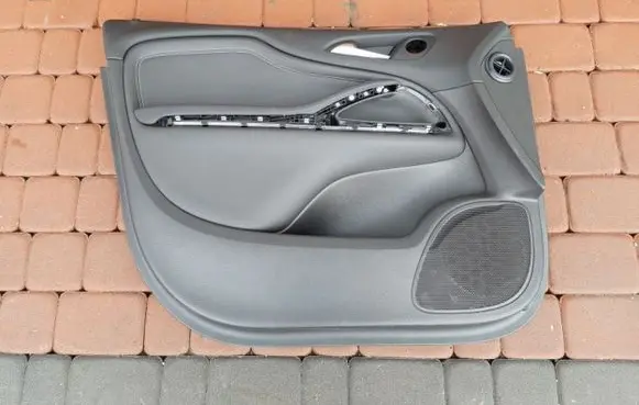 Opel Zafira C Front door card panel trim 39003695