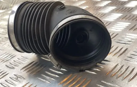 BMW 1 E81 E87 Air intake hose/pipe 4607127939