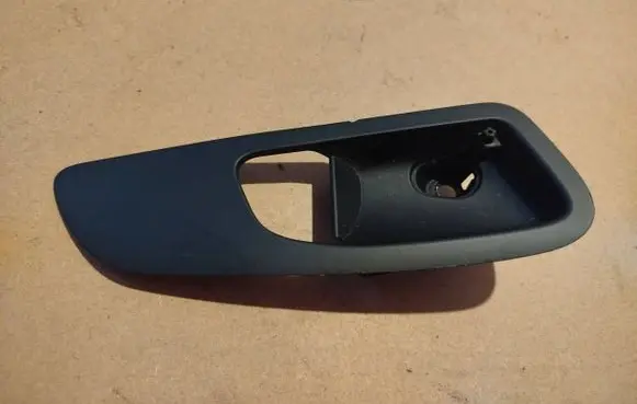 Alfa Romeo 159 Rear door handle cover 156042990 B835