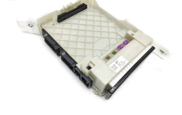 Toyota C-HR I Fuse module 63587132 A121T00DYE0 82730F4010B