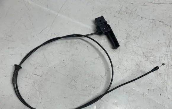 Engine bonnet/hood lock release cable