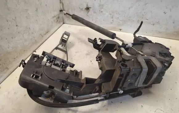 Jaguar XF Front door lock 8X23203A29DE