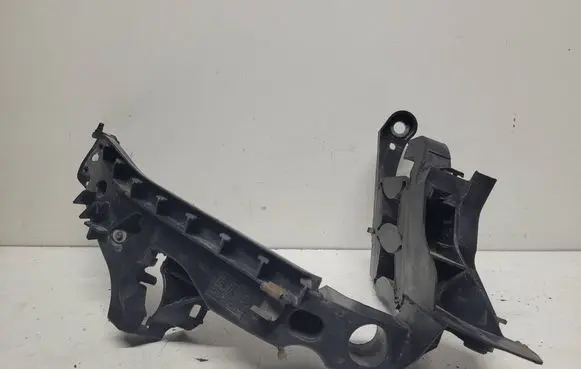 Audi A4 S4 B8 8K Headlight/headlamp mounting bracket 8K0805608C 2002838R