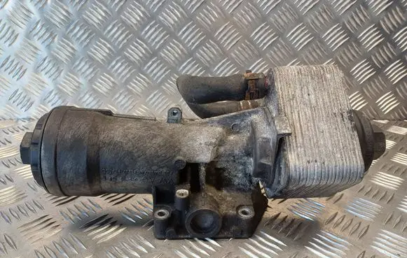 Skoda Octavia Mk2 (1Z) Oil filter mounting bracket 045115389E