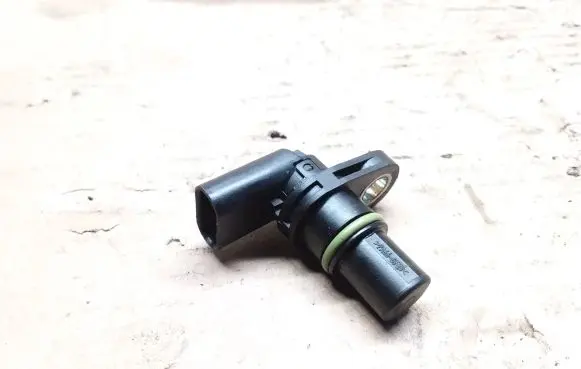Volkswagen Polo V 6R Camshaft position sensor 04C907601A
