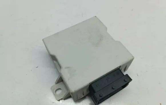 Toyota Avensis T250 Window wiper relay 150696