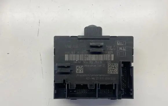 Audi A3 S3 8V Door control unit/module 5Q0959393B