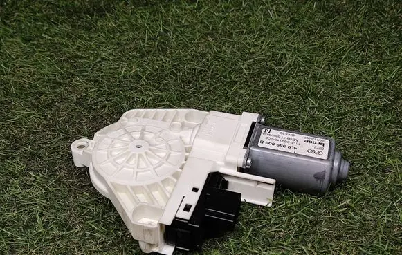 Audi Q7 4L Rear door manual window regulator 4L0959802B