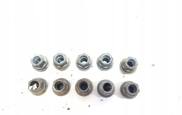 Volvo V40 Nuts/bolts 
