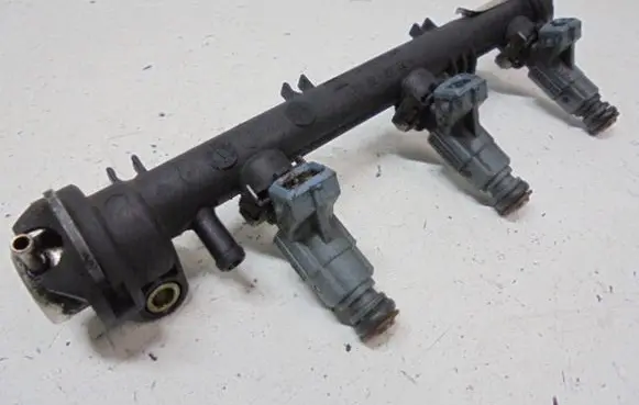 Smart ForTwo I Fuel injector 0003099V004