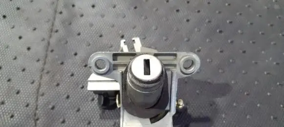 Audi A4 S4 B5 8D Tailgate/trunk/boot lock/catch/latch 8B0862055
