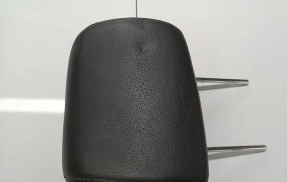 Chevrolet Captiva Front seat headrest 
