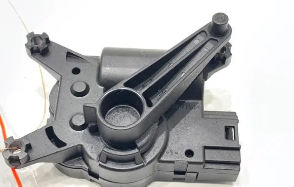 Audi Q7 4L Air flap motor/actuator 52411483R04