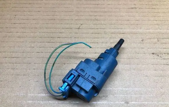 Skoda Citigo Brake pedal sensor switch 6Q0927189