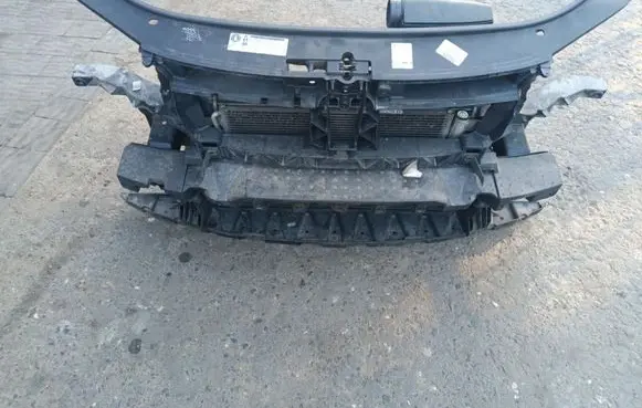 Volkswagen Cross Touran I Front bodywork piece 