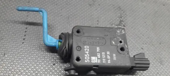 Opel Tigra A Fuel tank cap lock 90482705