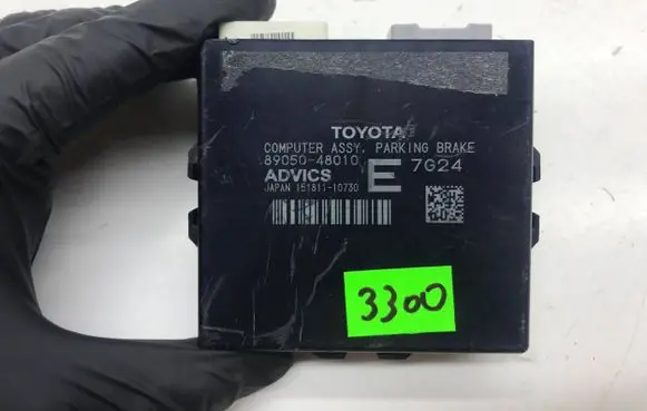 Lexus RX 450H Hand brake control module 8905048010 15181110730