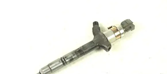 Toyota RAV 4 (XA20) Fuel injector 2367027030