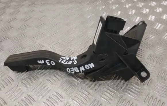 Ford Mondeo Mk III Accelerator throttle pedal XR8F9F832BD