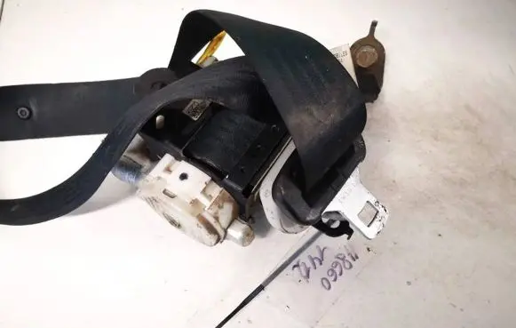 Mazda 5 Front seatbelt t89335t
