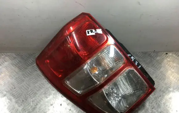Suzuki Grand Vitara II Rear/tail lights 22059079