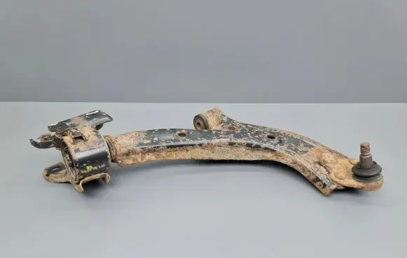 Honda CR-V Front lower control arm/wishbone