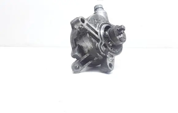 Volvo V70 Vacuum pump 08658230