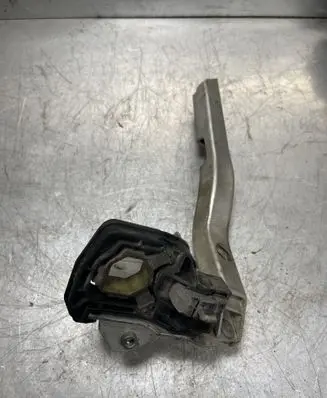 BMW 5 F10 F11 Radiator mount bracket 7186513