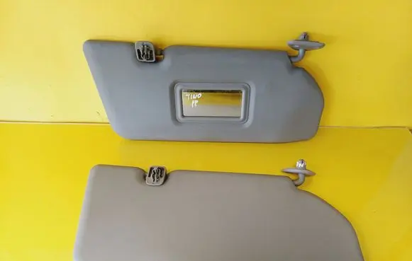 Nissan Almera Tino Sun visor
