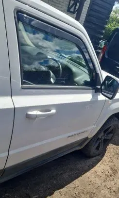 Jeep Patriot Front door