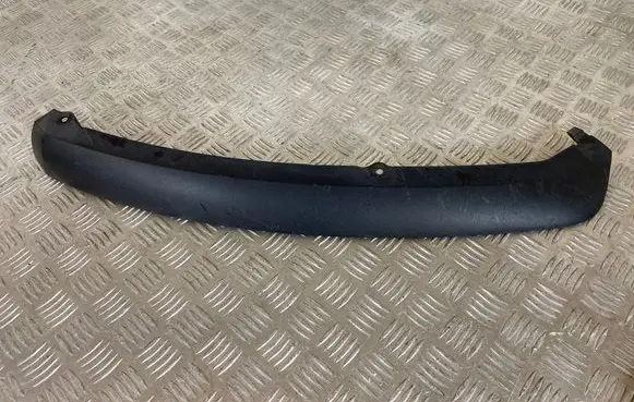 Front bumper lip