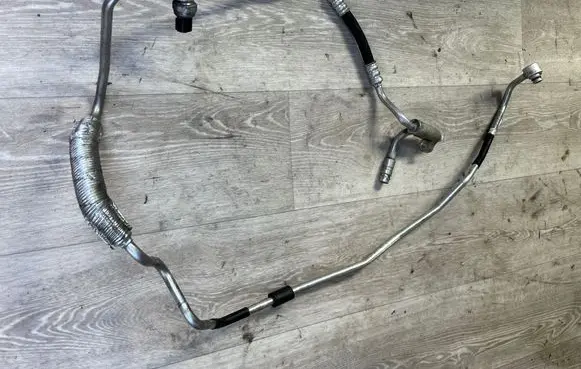 BMW X1 E84 Air conditioning (A/C) pipe/hose 9151738 64539151738