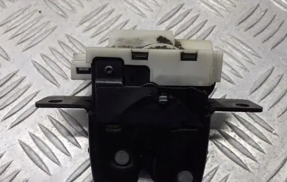 Renault Megane II Tailgate/trunk/boot lock/catch/latch 8200076240